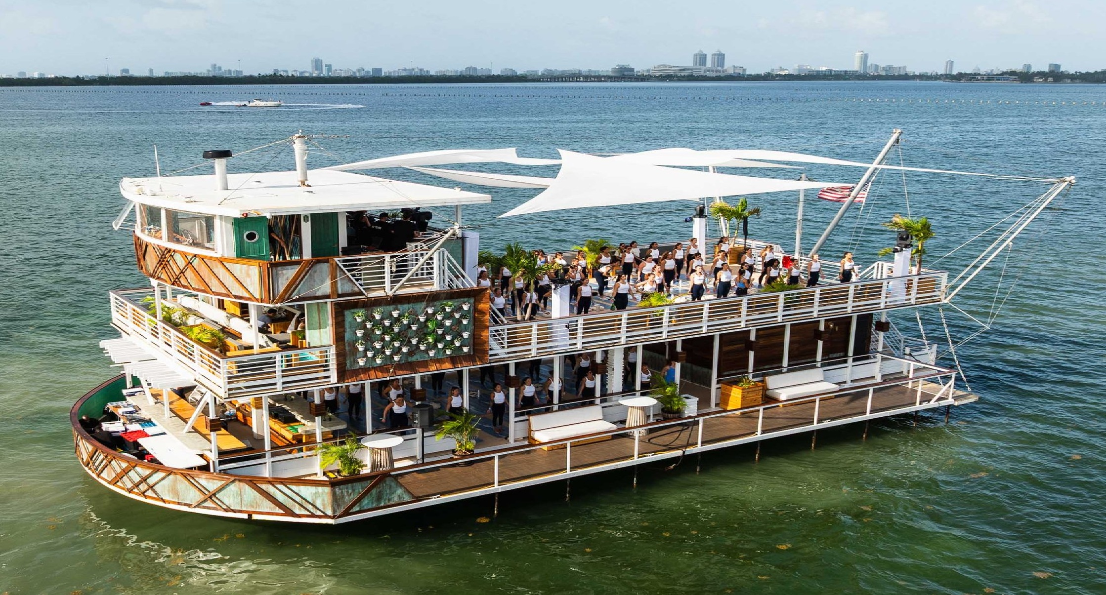 Icon event yacht